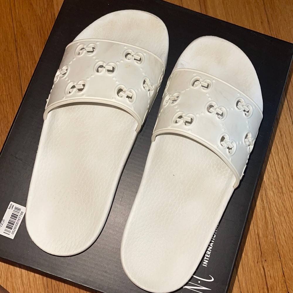 Women’s white Ruber Persuit Gucci Slides